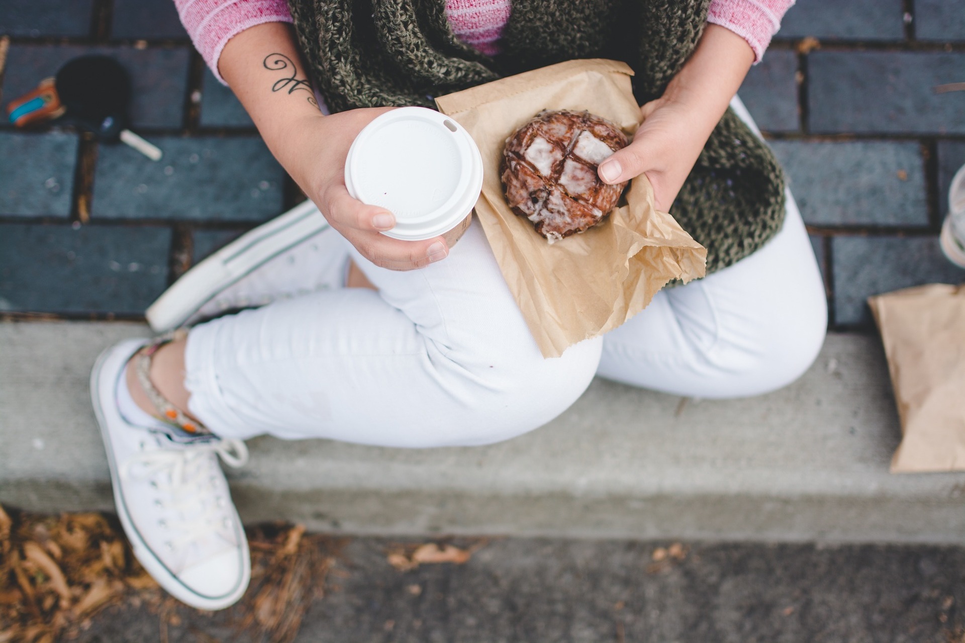 snack-and-coffee-for-afternoon-slump